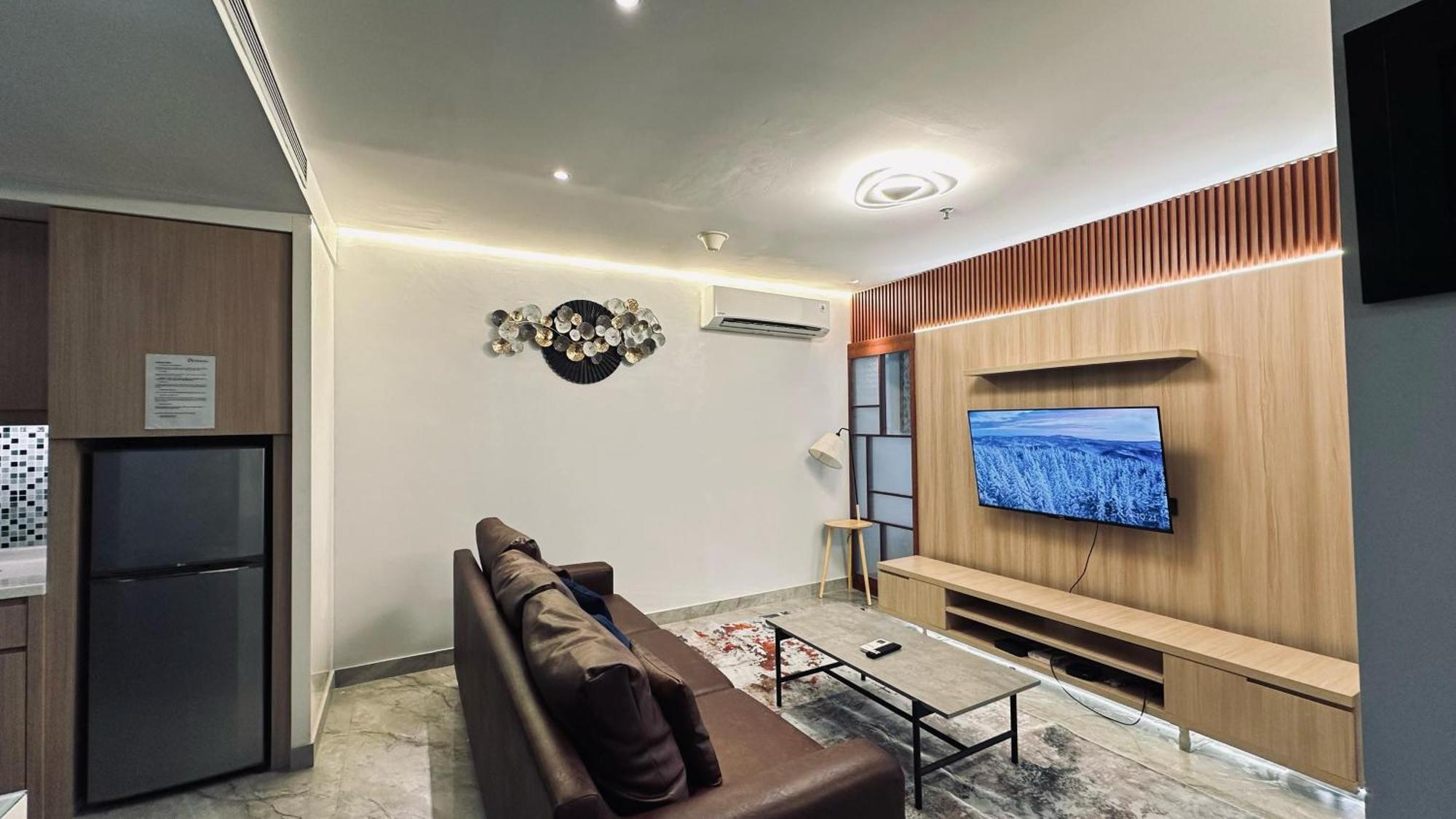 The H Tower Rasuna Suites Kuningan Jakarta By Villaloka Bagian luar foto